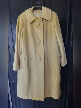 HONG KONG Riviera Pale Yellow Single-Breasted Wool Trench Coat